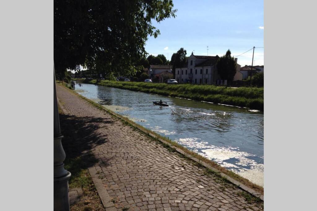 Barchessa Ca' Leon Sul Naviglio Del Brenta Villa Mira Bagian luar foto